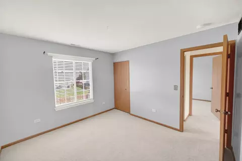 Bedroom - 1402 Fabiola Ct, Minooka, IL 60447 photo 3 of 4