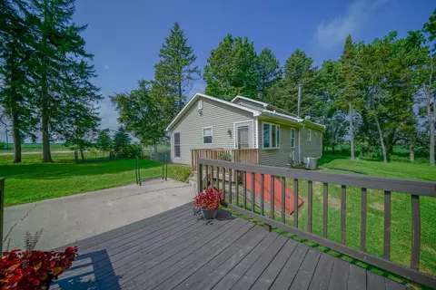 Exterior - 13855 W State Rd, Pecatonica, IL 61063 photo 5 of 12