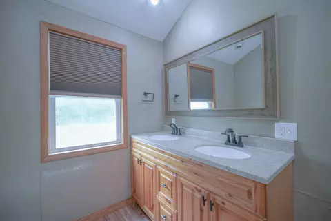 Bath - 13855 W State Rd, Pecatonica, IL 61063 photo 2 of 3