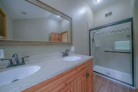 Bath - 13855 W State Rd, Pecatonica, IL 61063 photo 1 of 3