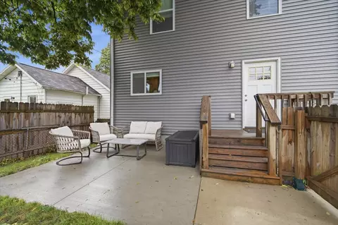 Exterior - 609 E Olive St, Bloomington, IL 61701 photo 1 of 7