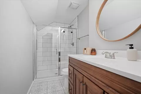 Bath - 609 E Olive St, Bloomington, IL 61701 photo 2 of 3