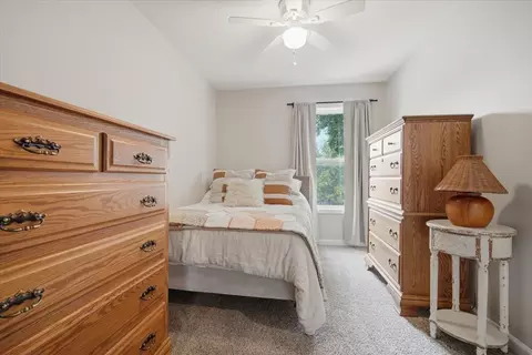 Bedroom - 609 E Olive St, Bloomington, IL 61701 photo 2 of 3