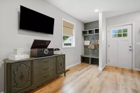 Entry Way - 609 E Olive St, Bloomington, IL 61701 photo 1 of 4