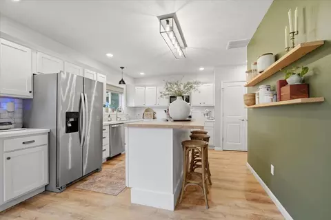 Kitchen - 609 E Olive St, Bloomington, IL 61701 photo 1 of 5