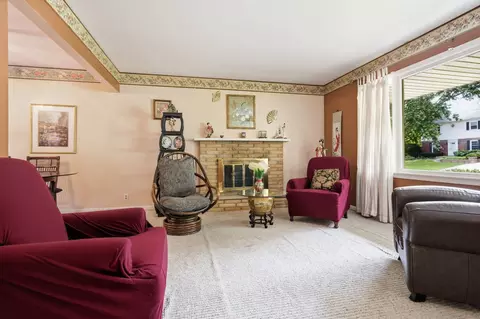 Living - 110 Veronica Way, Normal, IL 61761 photo 2 of 3