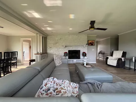 Living - 301 Stouffer Rd, Sterling, IL 61081 photo 1 of 2