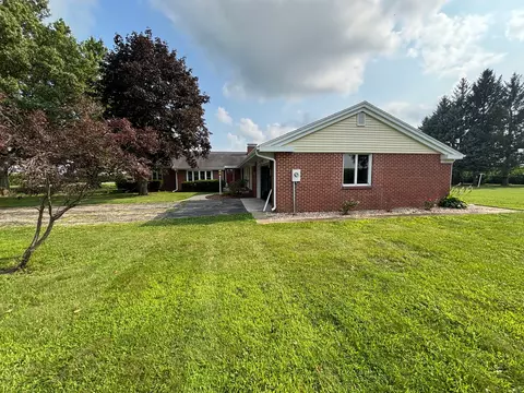 Exterior - 301 Stouffer Rd, Sterling, IL 61081 photo 3 of 3