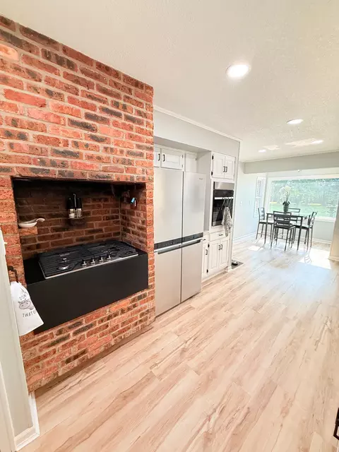 Kitchen - 301 Stouffer Rd, Sterling, IL 61081 photo 1 of 4