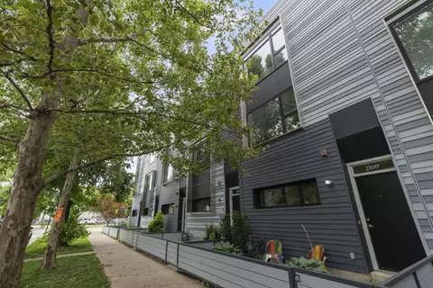 2809 W Shakespeare Ave, Chicago, IL 60647