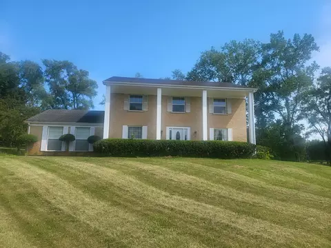 71 Spring Creek Rd, Barrington, IL 60010