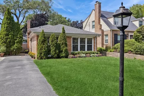 552 Burton Ave, Highland Park, IL 60035