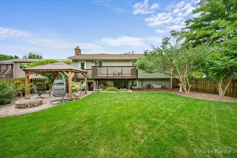 Exterior - 640 Ash St, Algonquin, IL 60102 photo 6 of 9