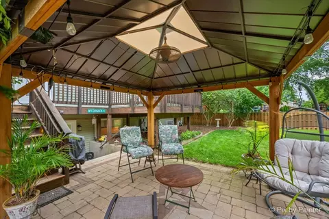 Exterior - 640 Ash St, Algonquin, IL 60102 photo 4 of 9