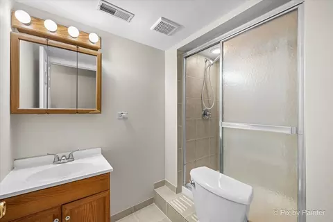 Bath - 640 Ash St, Algonquin, IL 60102 photo 3 of 3