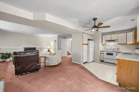 Kitchen - 640 Ash St, Algonquin, IL 60102 photo 5 of 6