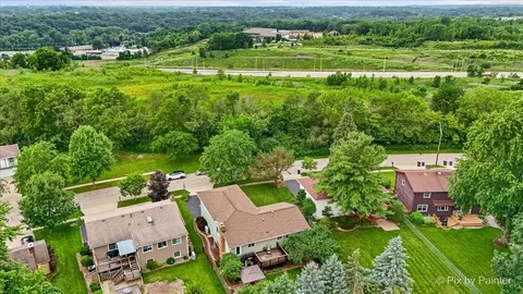 View/Area - 640 Ash St, Algonquin, IL 60102 photo 6 of 10