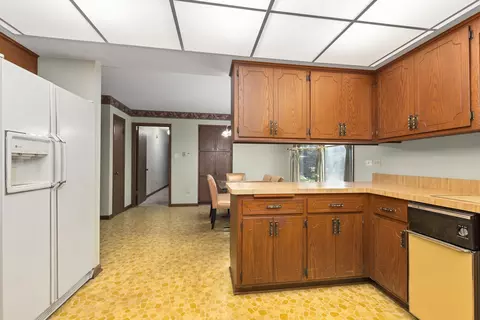 Kitchen - 3400 Parthenon Way, Olympia Fields, IL 60461 photo 2 of 3