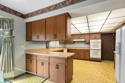 Kitchen - 3400 Parthenon Way, Olympia Fields, IL 60461 photo 3 of 3