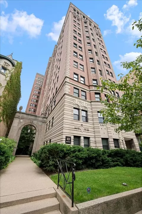 431 W Oakdale Ave #14A, Chicago, IL 60657