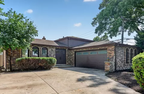 216 W Kimbell Ave, Elmhurst, IL 60126