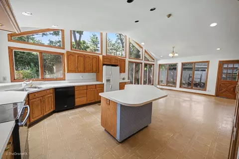Kitchen - 1120 E Prairie Ave, Wheaton, IL 60187 photo 1 of 5