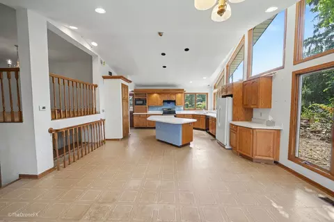 Kitchen - 1120 E Prairie Ave, Wheaton, IL 60187 photo 2 of 5