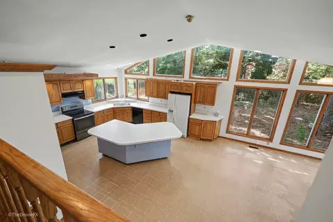 Kitchen - 1120 E Prairie Ave, Wheaton, IL 60187 photo 5 of 5