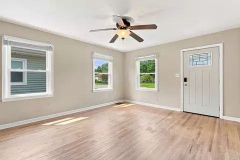 Living - 1132 53rd St, Moline, IL 61265 photo 1 of 2