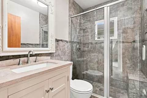 Bath - 1132 53rd St, Moline, IL 61265 photo 1 of 2