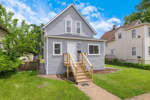 211 S 9th Ave, Maywood, IL 60153