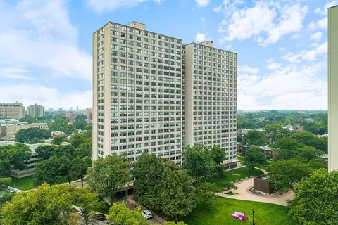 4850 S Lake Park Ave #903, Chicago, IL 60615