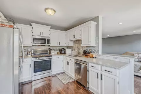 Kitchen - Undisclosed, Mchenry, IL 60050 photo 2 of 3