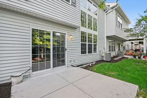 Exterior - 2416 Georgetown Cir, Aurora, IL 60503 photo 2 of 5