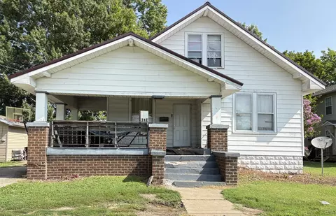 310 E Hester St, Carbondale, IL 62901