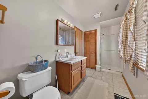 Bath - 416 Maple St, Marengo, IL 60152 photo 3 of 3