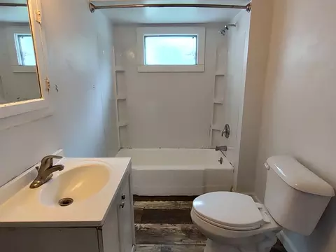 Bath - 606 E Perry St, Belvidere, IL 61008 photo 1 of 2