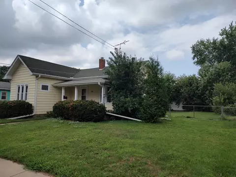 Exterior - 606 E Perry St, Belvidere, IL 61008 photo 1 of 3