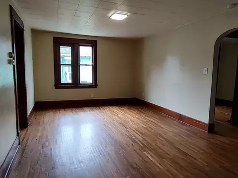Living - 606 E Perry St, Belvidere, IL 61008 photo 2 of 4