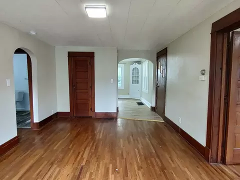 Living - 606 E Perry St, Belvidere, IL 61008 photo 4 of 4