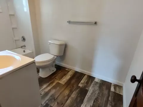 Bath - 606 E Perry St, Belvidere, IL 61008 photo 2 of 2