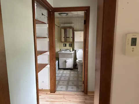 Entry Way - 404 E 9th St, Lockport, IL 60441 photo 2 of 4