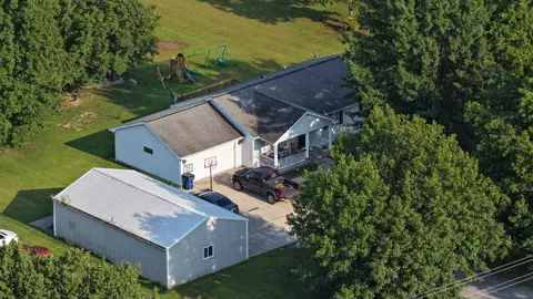 2218 S Thompsonville Rd, Thompsonville, IL 62890