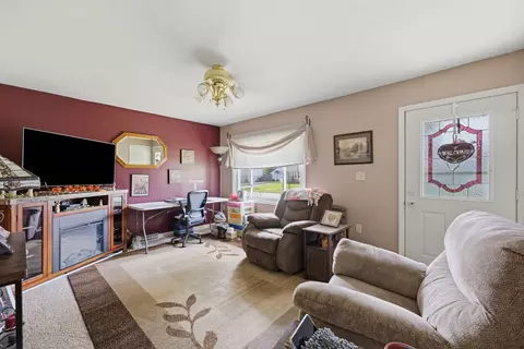 Living - 819 E 3rd Ave, Milan, IL 61264 photo 1 of 2