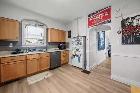 Kitchen - 1118 14th Ave, Moline, IL 61265 photo 3 of 5