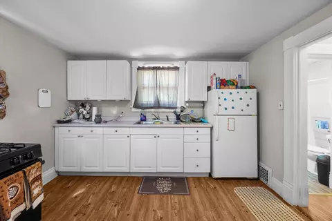 Kitchen - 1118 14th Ave, Moline, IL 61265 photo 5 of 5