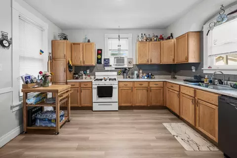 Kitchen - 1118 14th Ave, Moline, IL 61265 photo 2 of 5