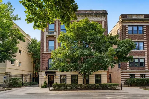 443 W Aldine St #3, Chicago, IL 60657