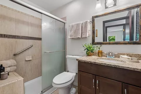 Bath - 17618 Stonebridge Dr, Hazel Crest, IL 60429 photo 2 of 3