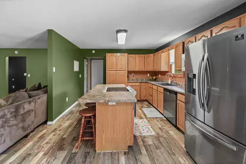 Kitchen - 4568 State Route 161 Ext, Kell, IL 62853 photo 1 of 4